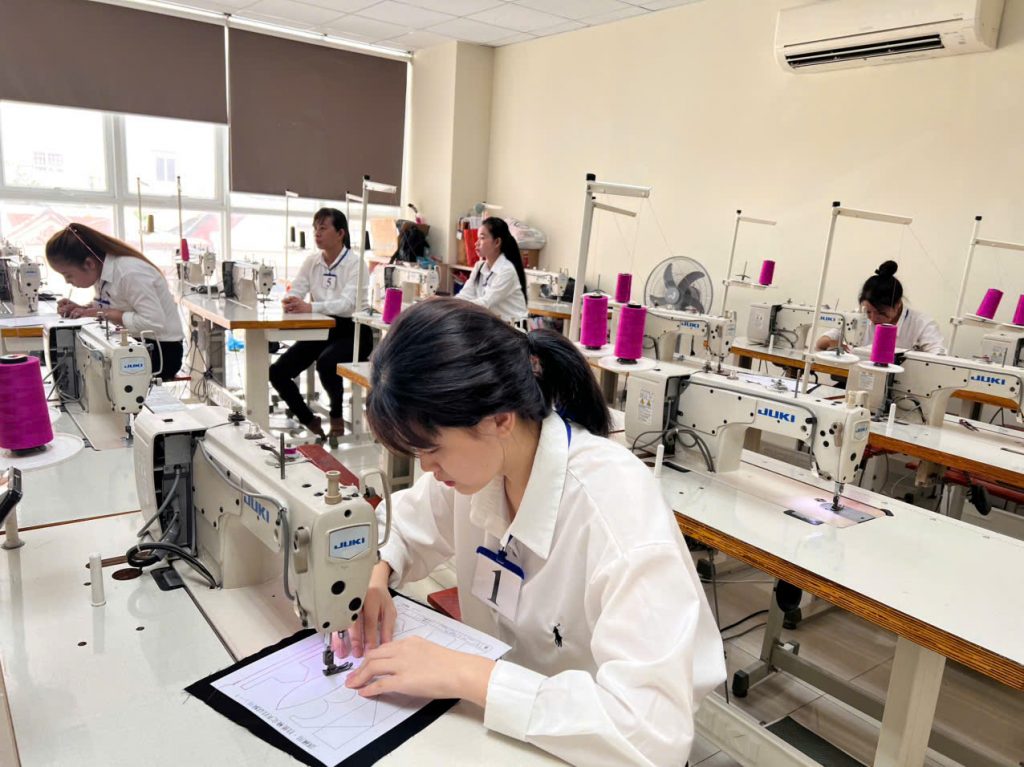 Lớp đào tạo miễn phí tay nghề May mặc tháng 06/2025